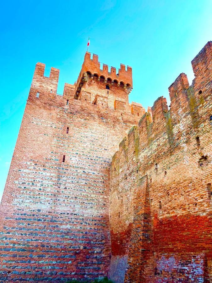 몬타냐냐 Ca' Del Sole - Attico Panoramico In Centro Storico 아파트 외부 사진
